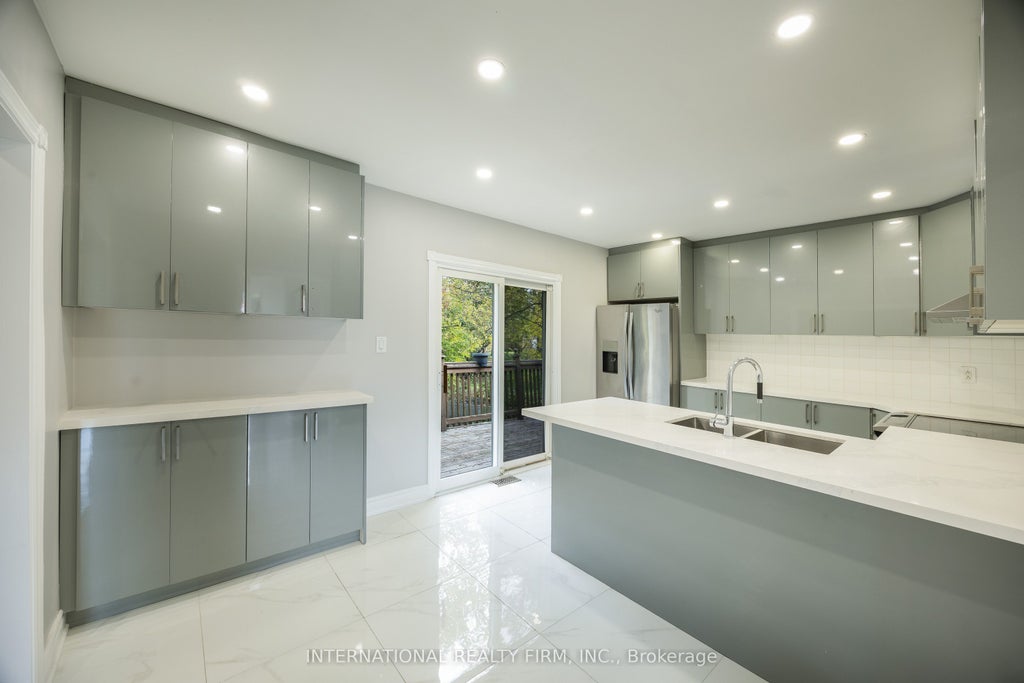 345 Park Road S Main Level, Oshawa