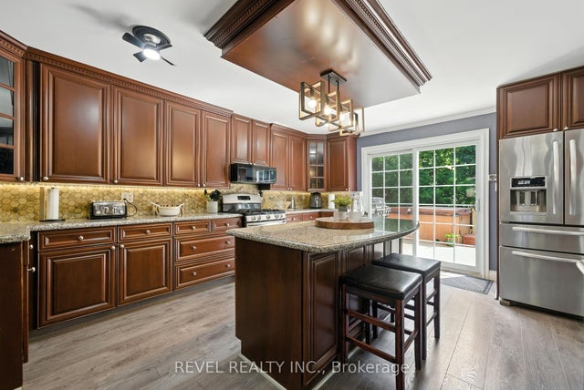 57 Rosehill Boulevard, Oshawa