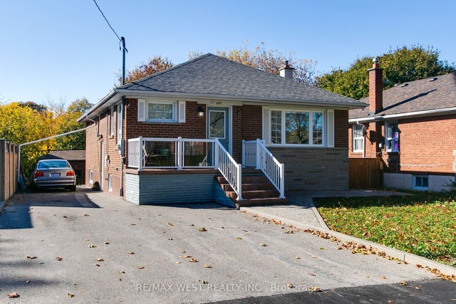 866 Scarborough Golf Clb Road, Toronto E09