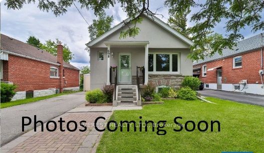 698 Pharmacy Avenue, Toronto E04