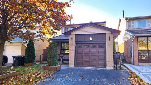 19 Pondtail Drive, Toronto E07