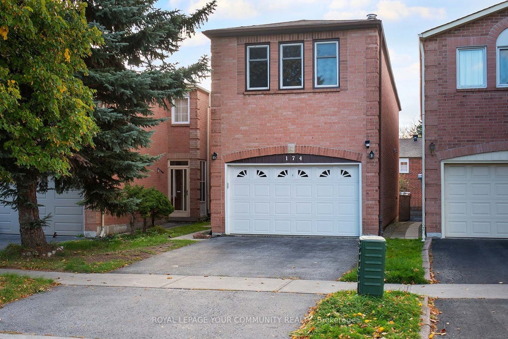174 Roxanne Crescent, Toronto E07