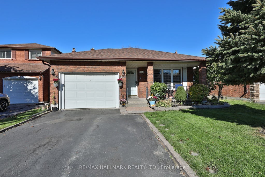 944 William Booth Crescent, Oshawa