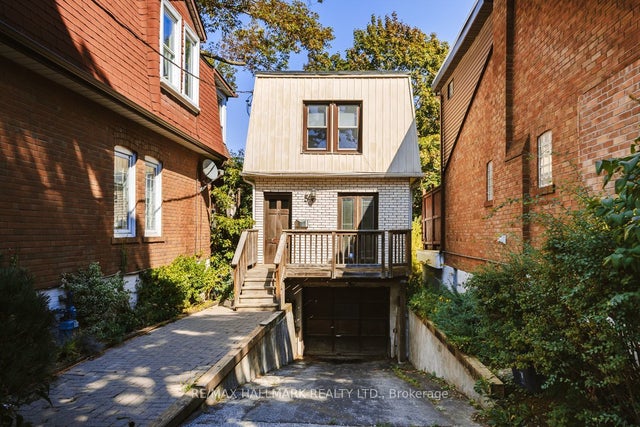 5 Bowmore Road, Toronto E02
