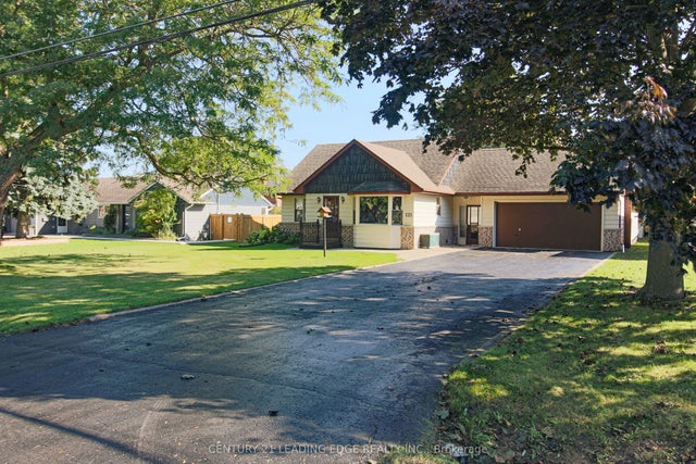 121 Northview Avenue, Whitby