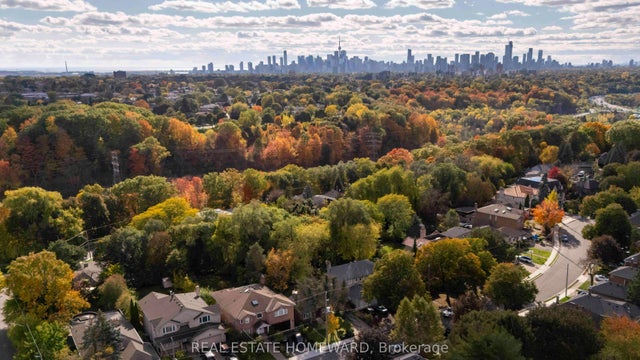 59 Parkview Hill Crescent, Toronto E03