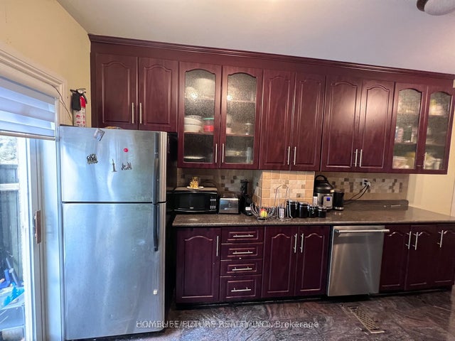 606 Pape Avenue, Toronto E01