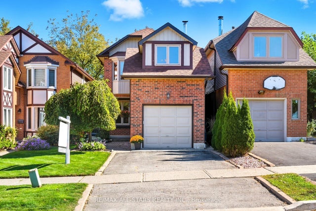 1094 Longbow Drive, Pickering