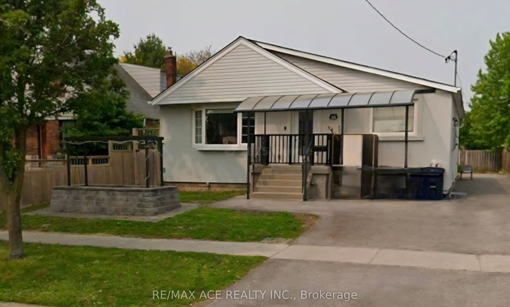 66 Portsdown Road Main, Toronto E04