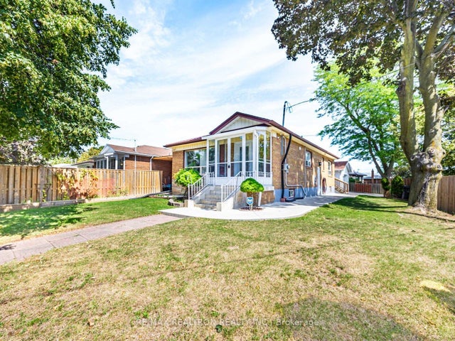 25 Chandler Drive, Toronto E09