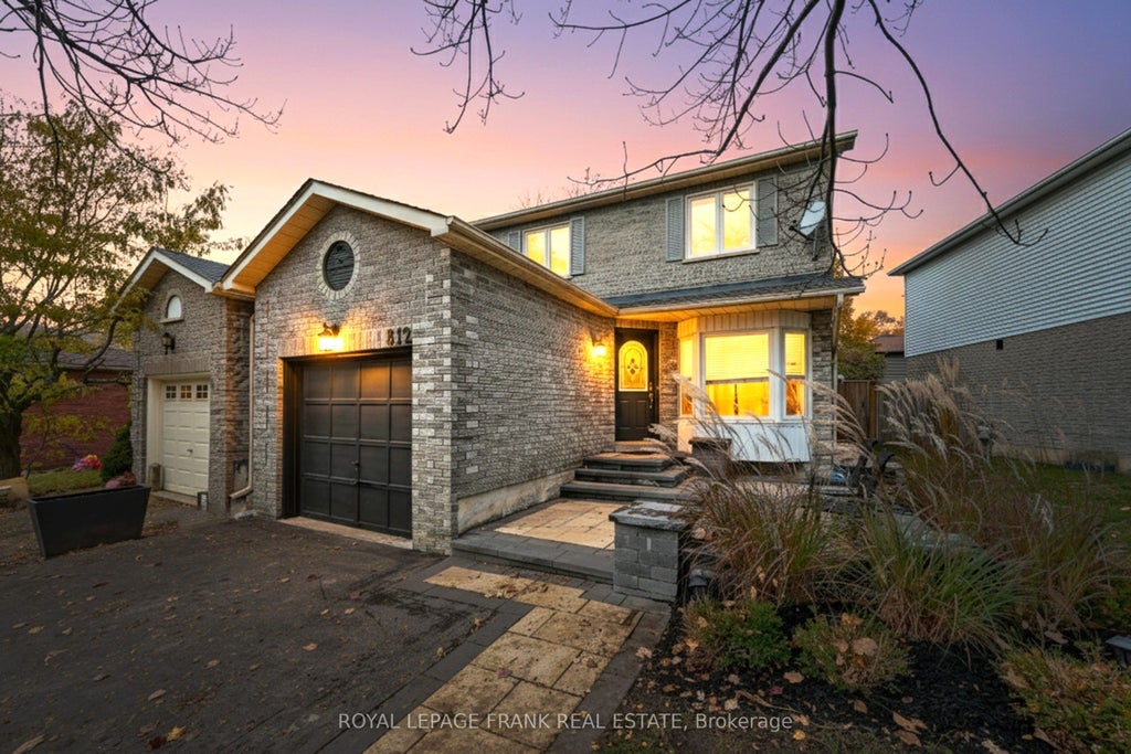 812 Attersley Drive, Oshawa