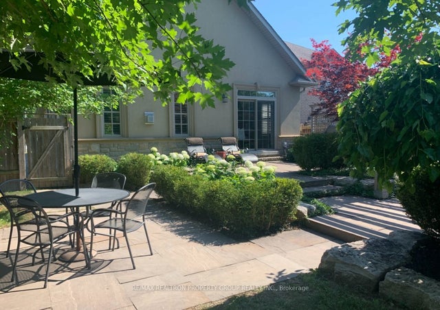 168 Twyn Rivers Drive, Pickering