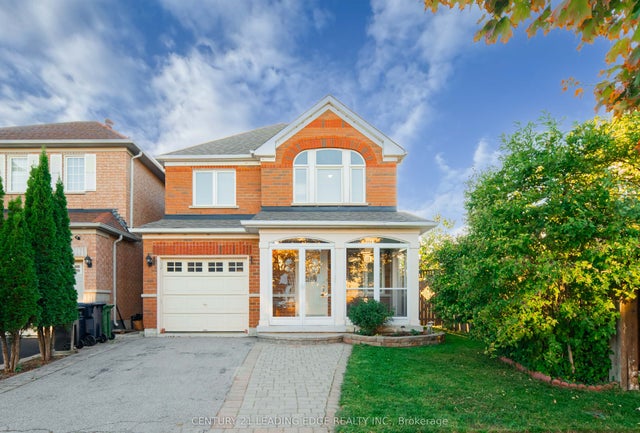 4 Glacier Crescent, Toronto E11