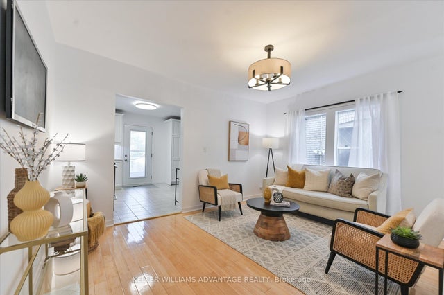 10 Amroth Avenue, Toronto E02