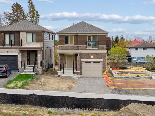 989 Queensdale Avenue, Oshawa