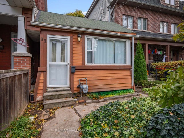 33 Earl Grey Road, Toronto E01