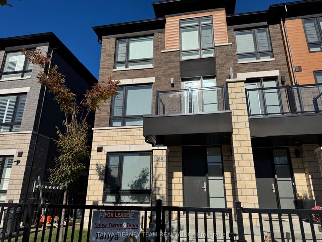 288 Carnwith Drive E, Whitby