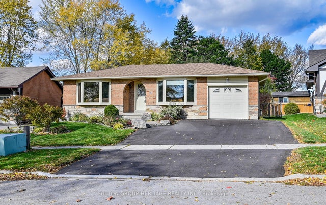 39 Anstead Crescent, Ajax