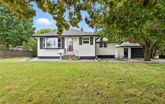 405 Columbus Road W, Whitby