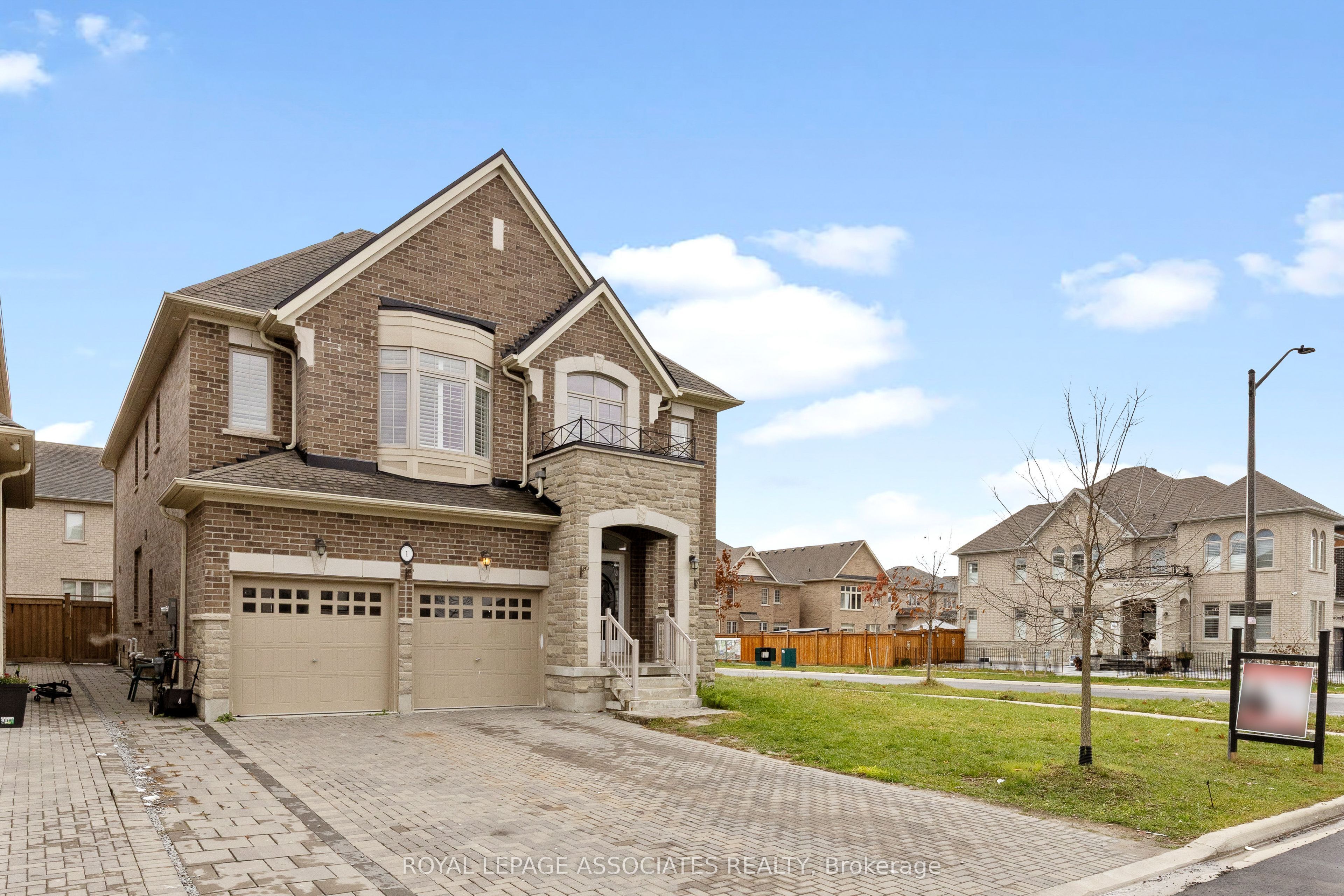 Featured Listing Image