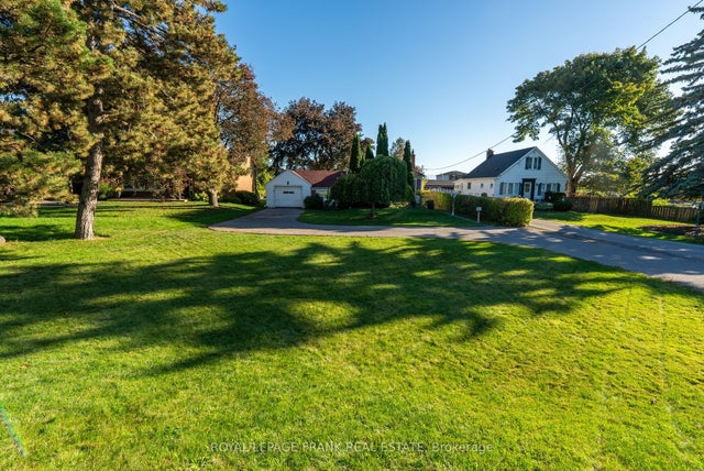 1033 King Street E, Oshawa