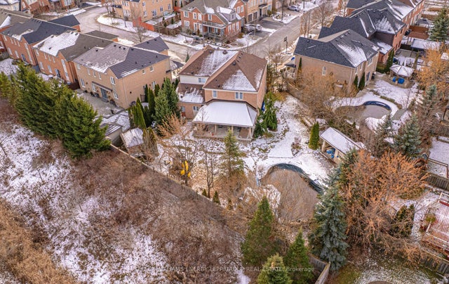 56 Peacock Crescent, Ajax