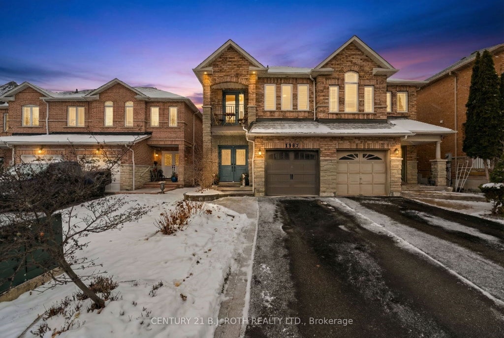 1987 Treetop Way, Pickering