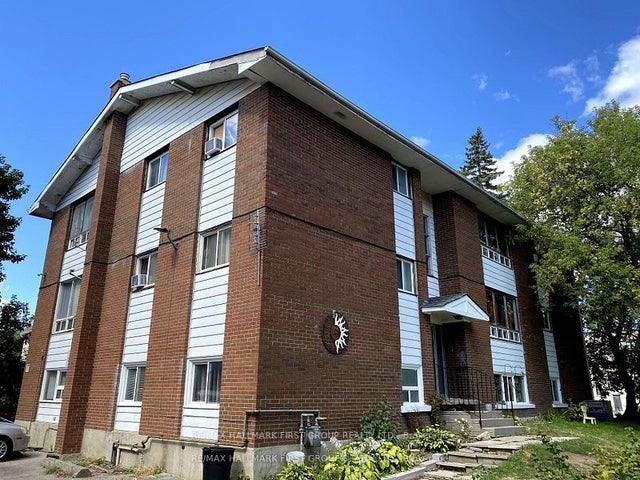 11 Fairbanks Street, Oshawa