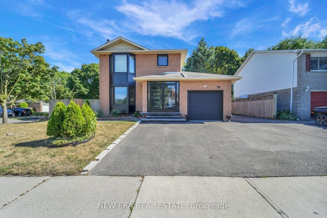 19 Glenabbey Drive, Clarington