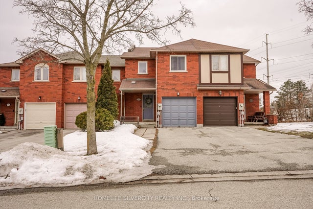 376 Sparrow Circle, Pickering