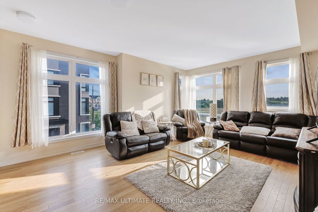 2632 Castlegate Crossing Drive, Pickering