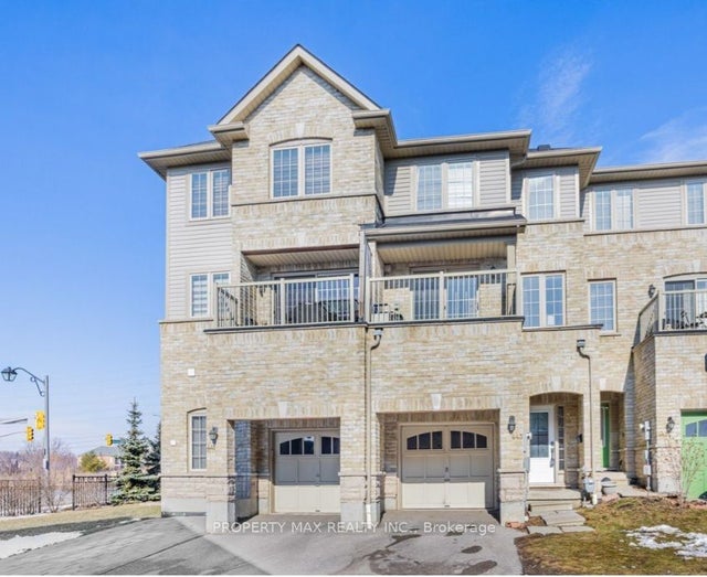 443 Rossland Road E, Ajax