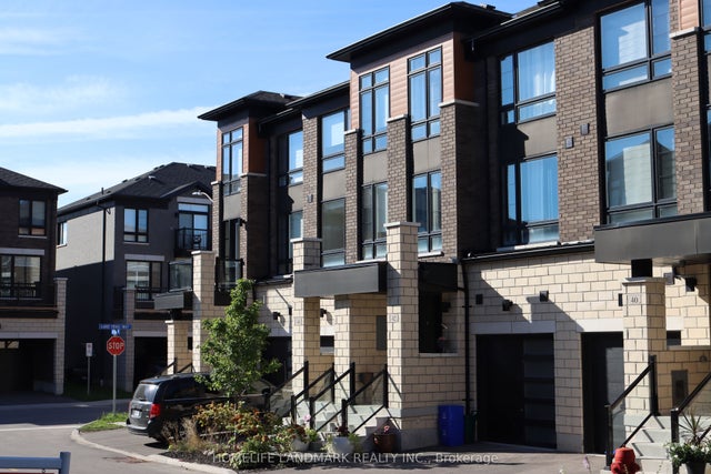 42 Lake Trail Way, Whitby