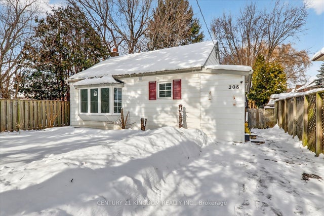 208 Palmerston Avenue, Whitby