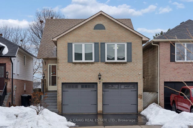 7 Empire Crescent, Clarington