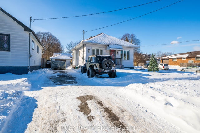 86 Gibbons Street, Oshawa