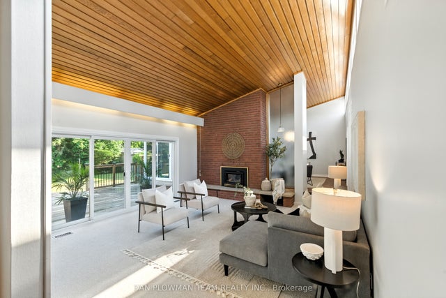 83 Sherwood Road E, Ajax