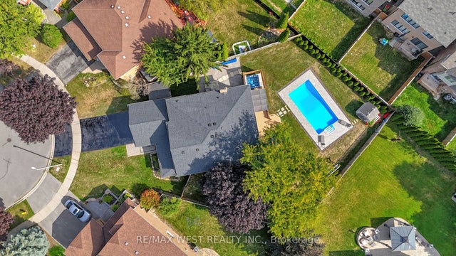 32 Falstaff Crescent, Whitby