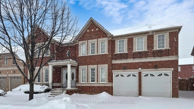 8 Westacott Avenue, Ajax