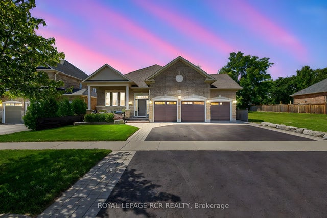 21 Corvinelli Drive, Whitby