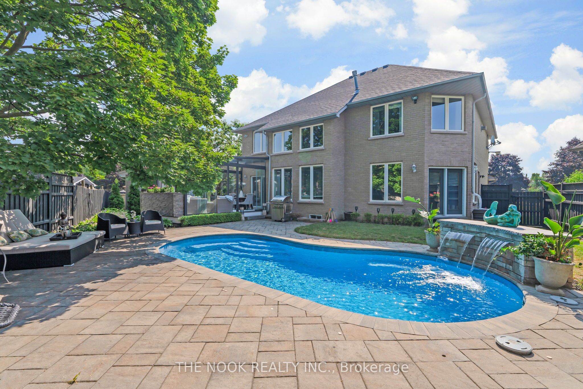 Featured Listing Image