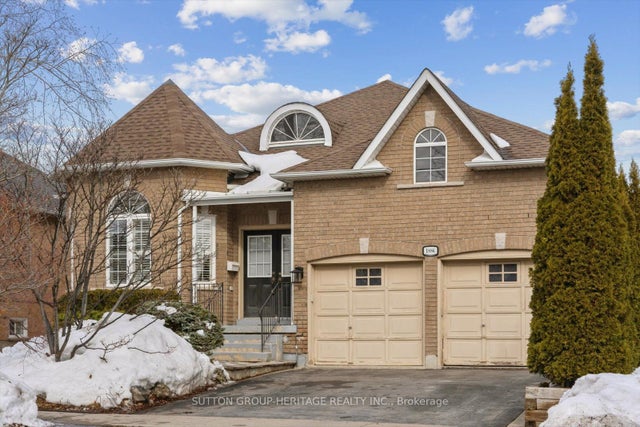1886 Pine Grove Avenue, Pickering