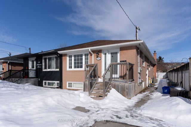 572 Montcalm Avenue, Oshawa