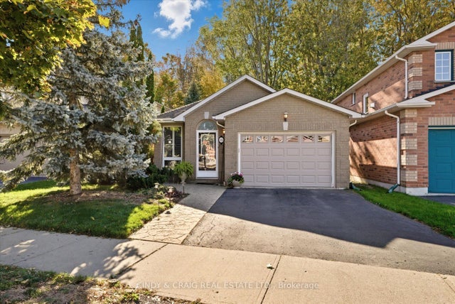 318 Sandringham Drive, Clarington