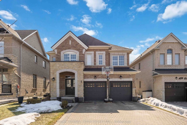 111 Braebrook Drive, Whitby