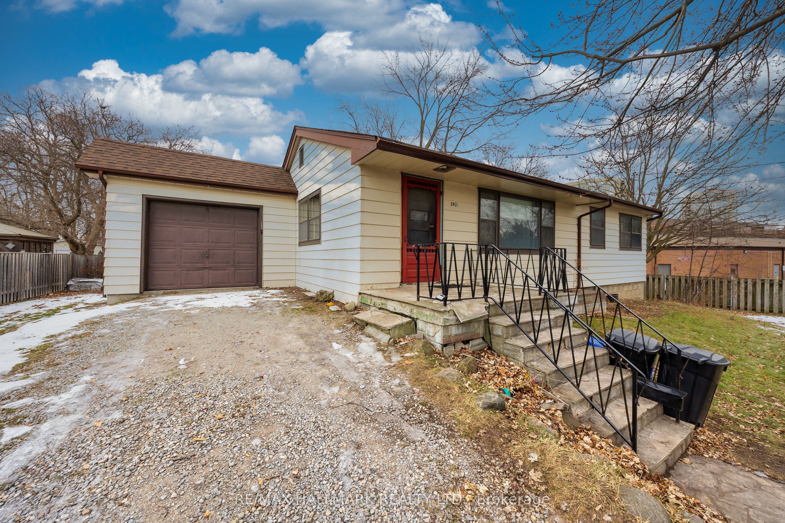 Featured Listing Image