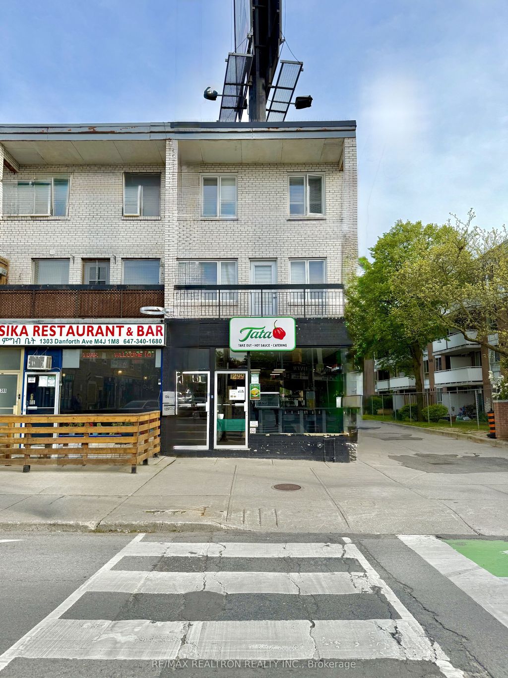 1299 Danforth Avenue, Toronto E01