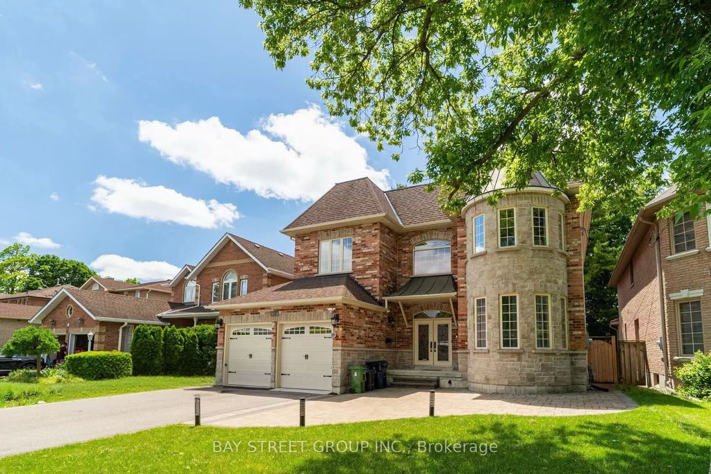 24 Murray Avenue, Toronto E07