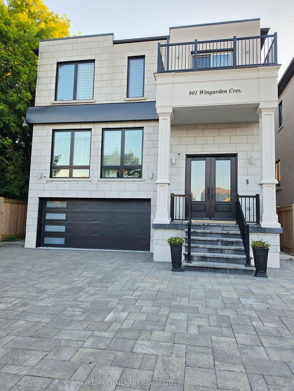 901 Wingarden Crescent, Pickering