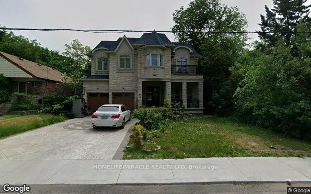 35 Drake Crescent, Toronto E08